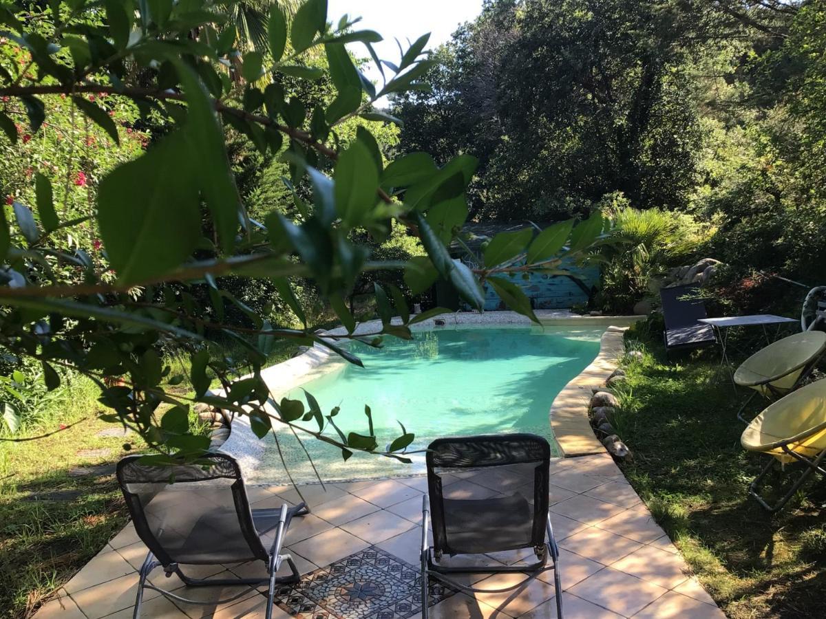 Luxury tent Roulotte Fenouillet
